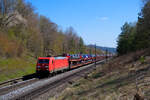 185 318 DB Cargo mit einem Autotransportzug bei Postbauer-Heng Richtung Nürnberg, 23.04.2021
