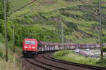 185 384 mit einem Güterzug am 25.05.2024 bei Oberwesel