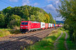 185 234 DB Cargo mit einem Containerzug bei Postbauer-Heng Richtung Nürnberg, 08.09.2021