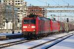 Zwei DB Cargo BR 185 bei der Durchfahrt in Rotkreuz am 03.01.2026