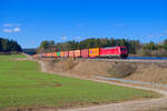 185 262 DB Cargo mit einem Containerzug bei Parsberg Richtung Regensburg, 23.02.2022