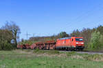 185 049-4 (DB Cargo) mit einem Güterzug in Ratingen Lintorf, 7. April 2026