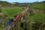 185 374 mit Containern am 25.2.26 in Dollnstein. Glaube etwas Himmel mit im Bildausschnitt zeigt besser die Weite der Landschaft.