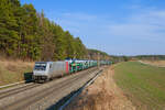 185 678 Railpool mit einem offenen ARS Altmann Autotransportzug bei Hagenb�chach Richtung W�rzburg, 20.03.2022