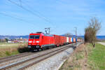 185 204 DB Cargo mit einem Containerzug bei P�lling Richtung N�rnberg, 11.04.2022