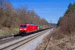 185 053 DB Cargo mit einem gemischten G�terzug bei Postbauer-Heng Richtung N�rnberg, 11.04.2022