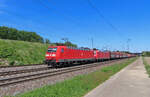 Graben-Neudorf - 10. Mai 2025 : 185 098 + 185 094 mit einem Stahlzug in Richtung Karlsruhe unterwegs.
Link zum Video : https://www.youtube.com/watch?v=bSOzkcKkMbc&t=113s