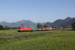 185 249 war mit Planenwagen in Richtung M�nchen unterwegs. Aufgenommen am 25. Juni 2026 bei Bernau am Chiemsee.