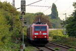 DBC 185 068-4 kommt mit gedeckten Coils durch Gelsenkirchen-Bismarck gefahren 26.9.2026