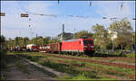 DB 185033-8 kam am 19.9.2026 um 16.51 Uhr mit einem gemischten G�terzug in Richtung Koblenz durch den Bahnhof Bonn - Mehlem.