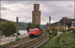 DB 185144-3 verl��t hier am 18.9.2026 um 12.10 Uhr mit einem gemischten G�terzug Oberwesel in Richtung Koblenz.
