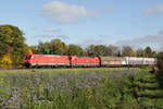 DB 185 355-5 mit der kalten 193 382-9 und gemischtem Anhang bei Eglharting, 29.10.2026