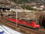 Zwei BR 185 mit GZ in der Wattingerkurve bei Wassen am 24.01.2008