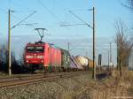 185 041-1 ist am 08.Februar 2008 mit einer kurzen Ladung in Richtung Westen unterwegs. Aufgenommen bei Frth.