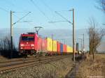 185 233-4 fuhr am 08.Februar 2008 mit einem schnen und bunten Containerzug in Richtung Westen. Aufgenommen bei Frth.