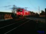185 256-5 mit Stahltrgerzug aus Peine Hhe Peine-Telgte  im Abendlicht am 15.02.2008