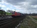 185 111 mit einem Skandinavienzug am 26.03.2008 kurz hinter Einbeck-Salzderhelden.