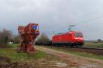 185 064 mit Stahlbrammenzug vor Ostermnchen (16.04.2008)