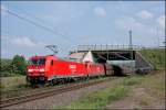 185 281 (9180 6 185 281-3 D-DB) und 185 286 (9180 6 185 286-2 D-DB) schleppen bei Oberwengern vermutlich den CS 48700 von Grokotzenburg nach Rotterdam-Maasvlakte.