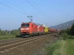 185 001 mit ein buntgemschten Gterzug bei Thngersheim.27.09.08