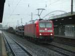 185 056-9 fhrt mit einem gemischten Gterzug durch Kln-Messe/Deutz in Richtung Kln Hbf. 27.10.08