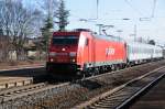 Eine 185 mit Personenwagen? Zu einer berfhrungsfahrt nach Mainz-Bischofsheim hatte 185 211-0 zwei zum Umbau bestimmte D-Zugwagen in ihren Gterzug eingestellt bekommen.