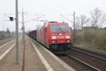 BR 185 240-9 bei der Durchfahrt des Bahnhofes Dedensen/Gmmer in Richtung Wunstorf am 04.04.2009