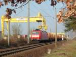 185 116-1 zieht den CS 47087 Singen(Htw) - Weinfelden(CH) durch Singen-Industrie. 09.04.09