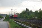 Schon wieder ein Gterzug! 185 174-0 zieht am 15.5.2009 einen sehr langen gemischten Gterzug Richtung Ulm ber die Filsbahn. Aufgenommen bei km 25,4.