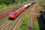 185 274 zieht am 04.07.09 einen Gterzug samt abgebgelter 152er in Richtung Halle(S) Hbf, fotografiert am Rbf.