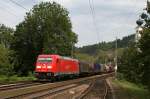 185 346 mit einem gemischten Gterzug am 26.08.2009 in Wernstein am Inn.