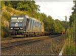 185-546 der LTH mit einem Containerzug bei Laaber unterwegs.(KBS 880,26.08.2009)