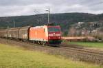 185 087-4 mit einem Gterzug auf der Hhe von Mhringen aufgenommen am 28.11.09. 