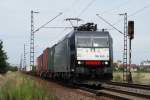 185 553-5 mit Containerzug in Wiesental am 22.07.09