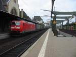 185-031 zieht am 18.6.2005 einen Containerzug durch Worms Hbf.