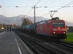 Die 185 091 mit einem fast Ganzgterzug durch Lauterach in Richtung St.