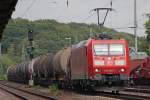 185 060-1 mit einem Gterzug Richtung Bonn bei der Durchfahrt in Kln-West, 12.8.10