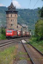 185 168-8 mit einem KLV am 02.08.2010 durch Oberwesel