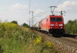 Heir 185 379 -5 vor einem Gterzug  am 22.08.2010 in obertraubling .