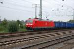 Am 14.09.2010 kommt 185 081-7 aus stlicher Richtung in den HBf Hamm eingefahren. Im Schlepp einen GZ mit blauen offenen Schotterwagen. 