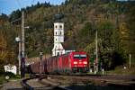 185 366 mit Schwester am 08.10.10 mit Erzbomber nach Linz, hier in Wernstein.