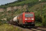 185 157-5 mit einem gemischten Gterzug in Thngersheim am 31.07.2010