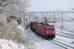 185 292-0 durchfhrt am 27.11.2010 mit einem sehr langem gem. Gterzug den Bbf Langeland.