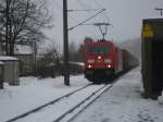 185 369 durchfuhr am 12.12.10 mit Hangartner-Zug den Bahnhof Stockheim(Oberfr) Richtung Pressig.