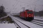 185 292-4 mit einem Gterzug in Dsseldorf-Rath am 02.12.2010