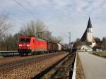 Die 185 343 am 24.02.2011 mit einem Gterzug unterwegs bei Hausbach.