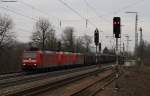 185 136-9 *** und *** mit einem Mischer gen Norden bei Efringen Kirchen 26.2.11