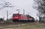 185 398 mit 155 222 kommen von der Insel Rgen und fahren in die Berliner Kurve ein, in Stralsund Richtung Angermnde am 31.03.2011