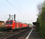 185 072-6 mit einem Lokzug am 8.4.11 in Bonn-Beuel.