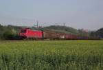 185 360-5 ist am 23. April 2011 mit einem gemischtem Gterzug auf der Frankenwaldbahn bei Kronach unterwegs.